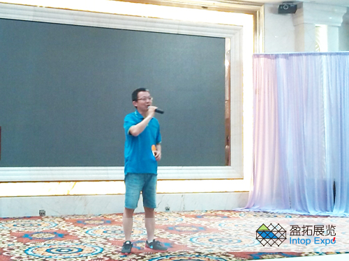 图四：盈拓林总分享“戈壁挑战赛”心得