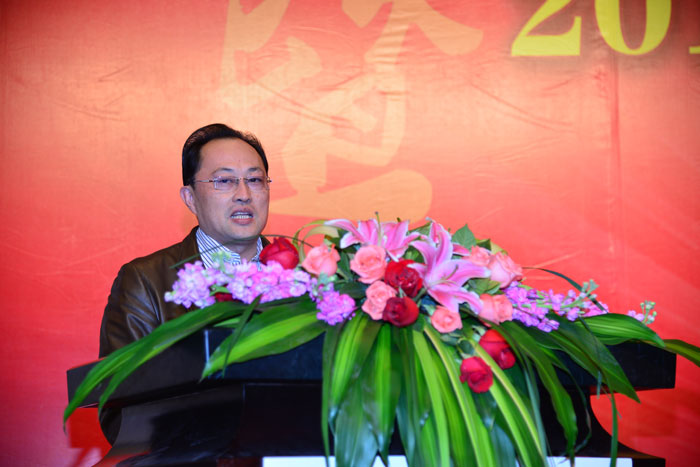 市商务局副局长王琼文致词